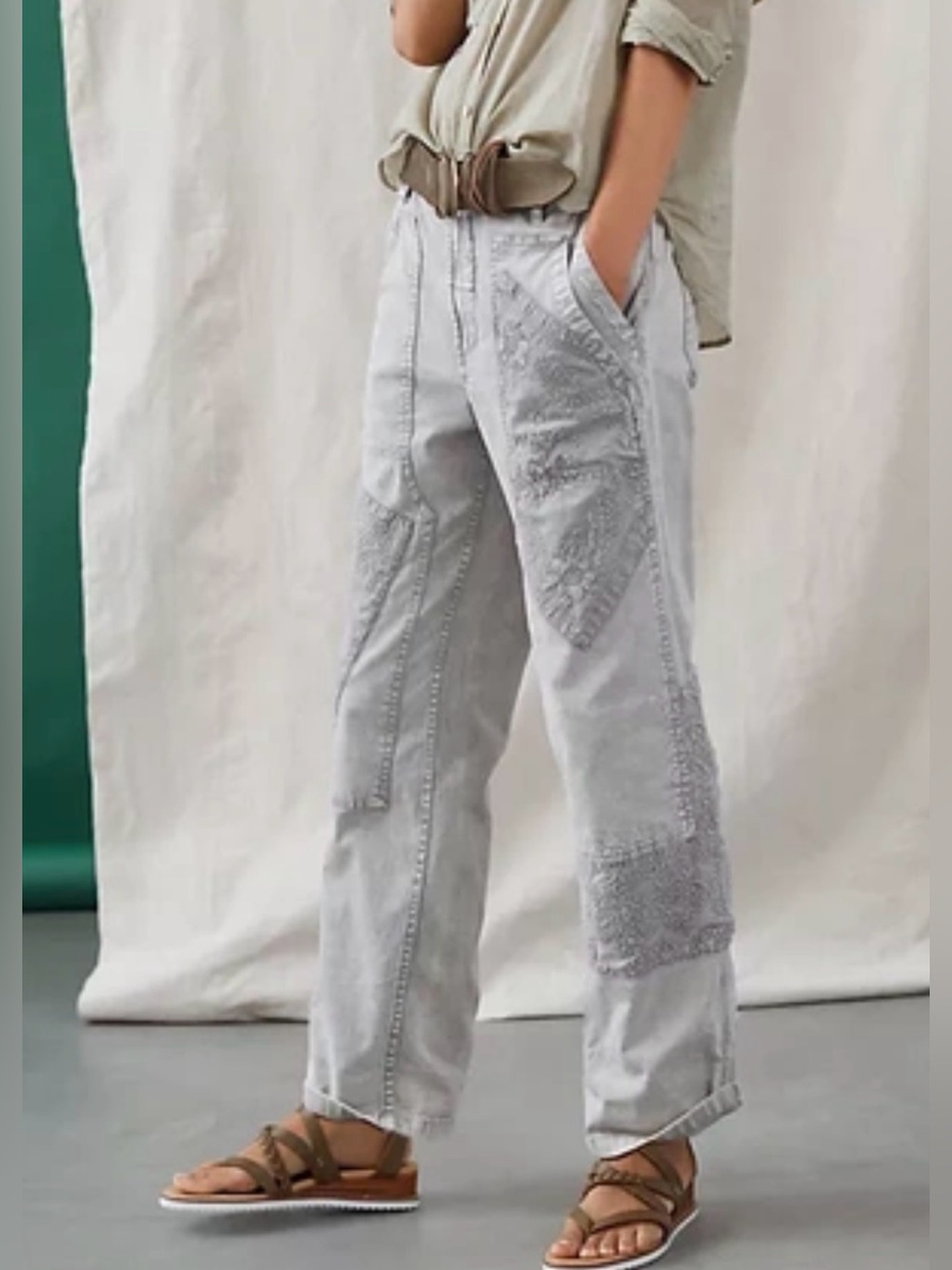 Pilcro Anthropologie Roamie Light Gray Embroidered Cargo Pants Size 29